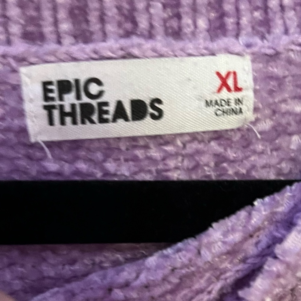 Epic threads sweater - Picture 2 of 3